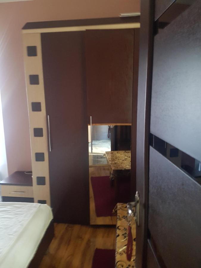 Guest House 2 Floor Μπατούμι Εξωτερικό φωτογραφία