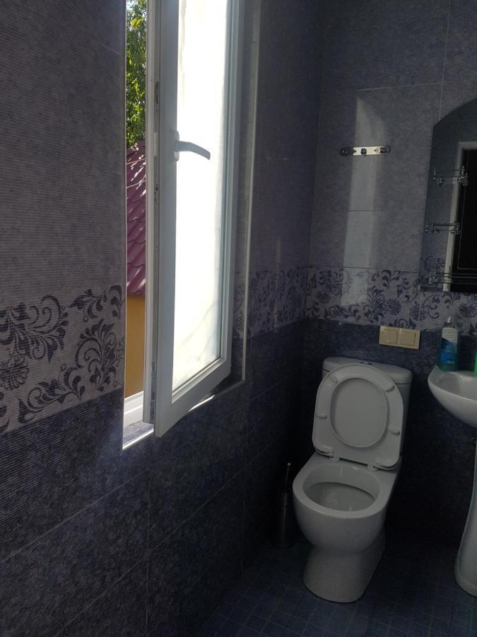 Guest House 2 Floor Μπατούμι Εξωτερικό φωτογραφία