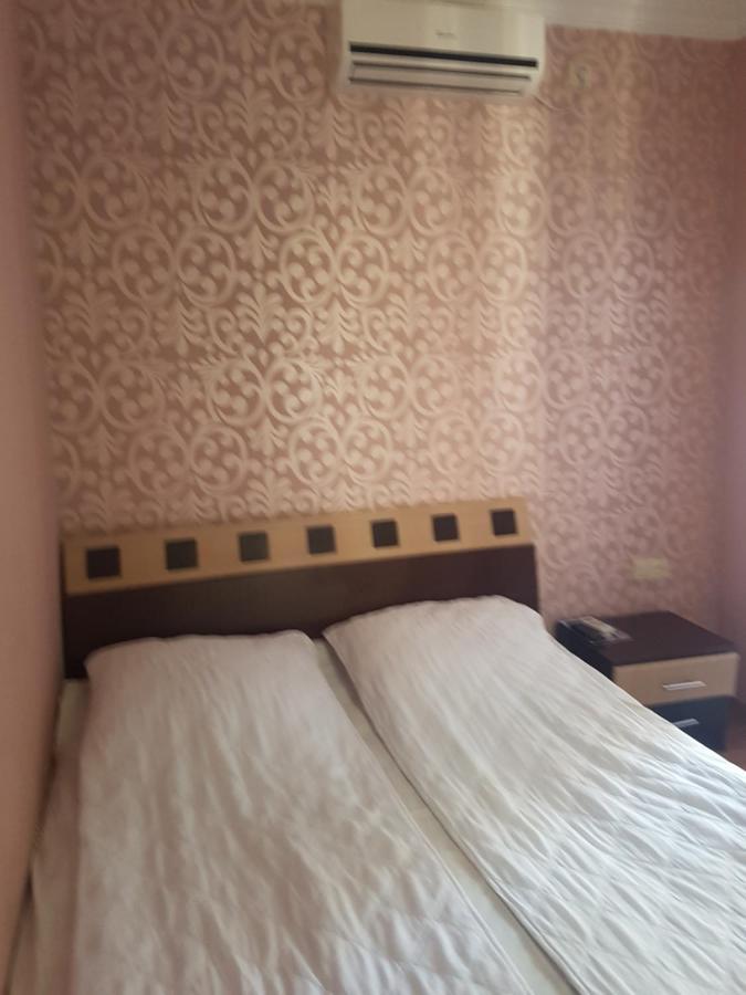 Guest House 2 Floor Μπατούμι Εξωτερικό φωτογραφία