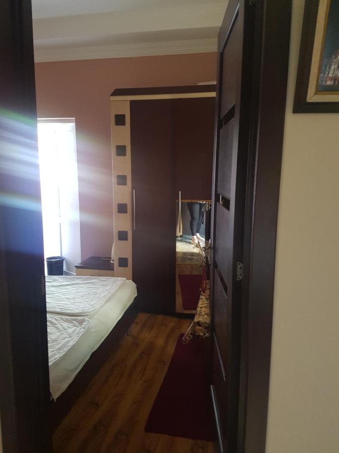 Guest House 2 Floor Μπατούμι Εξωτερικό φωτογραφία