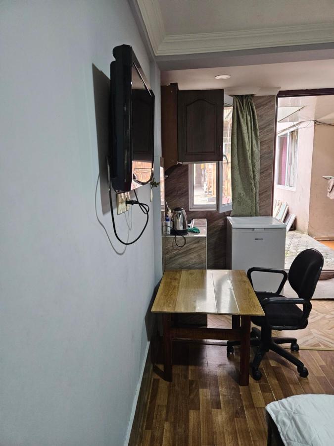 Guest House 2 Floor Μπατούμι Εξωτερικό φωτογραφία