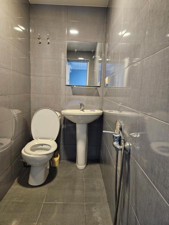 Guest House 2 Floor Μπατούμι Εξωτερικό φωτογραφία