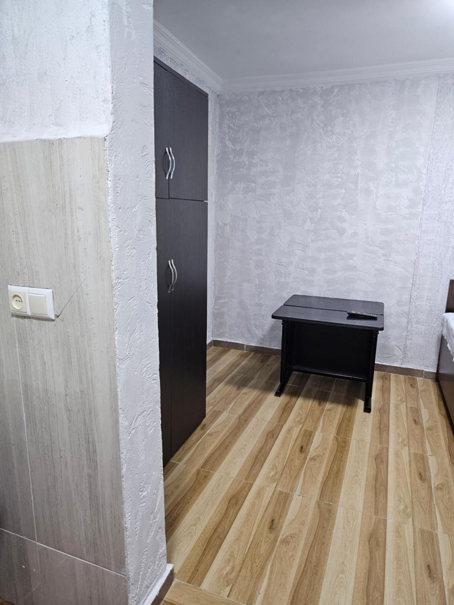 Guest House 2 Floor Μπατούμι Εξωτερικό φωτογραφία