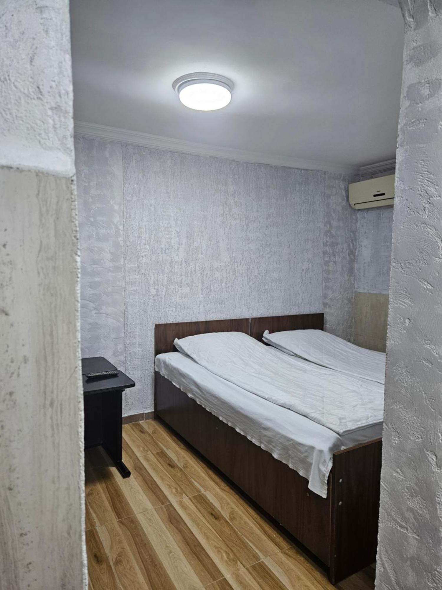 Guest House 2 Floor Μπατούμι Εξωτερικό φωτογραφία