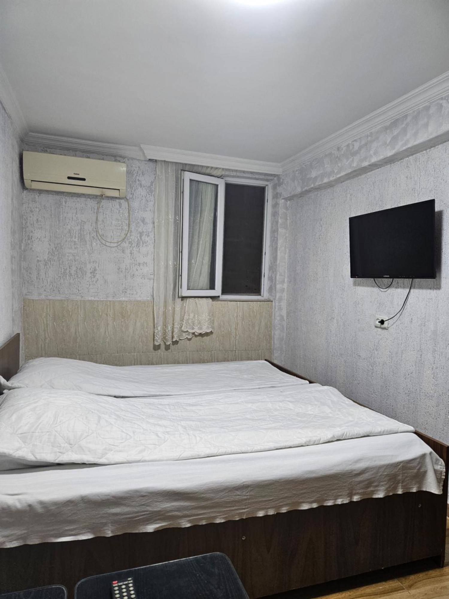 Guest House 2 Floor Μπατούμι Εξωτερικό φωτογραφία