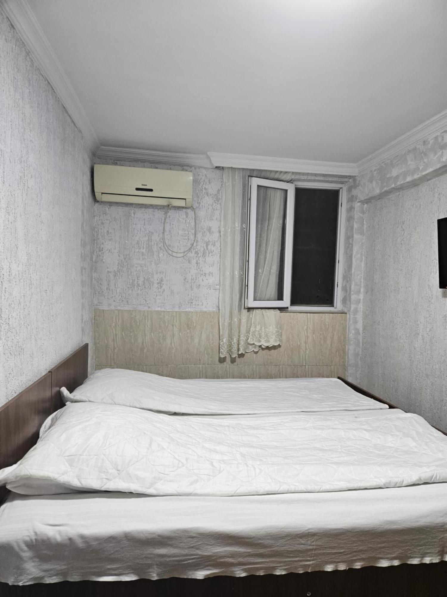 Guest House 2 Floor Μπατούμι Εξωτερικό φωτογραφία