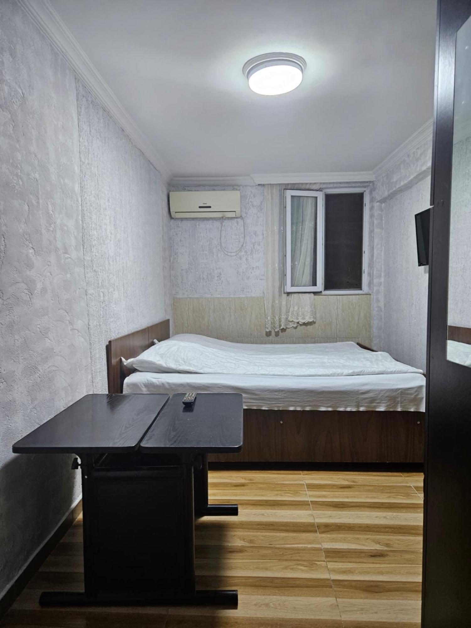 Guest House 2 Floor Μπατούμι Εξωτερικό φωτογραφία
