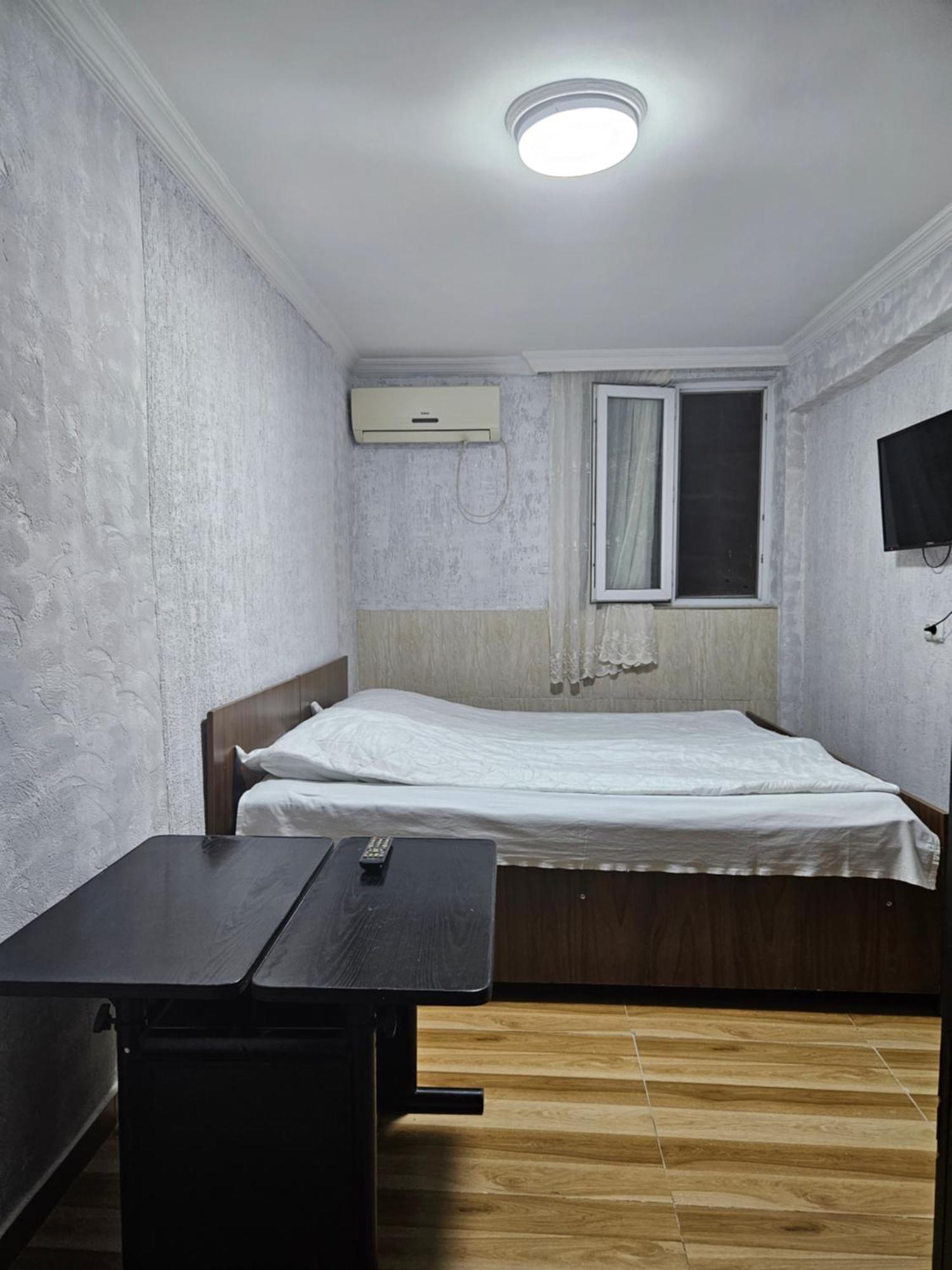 Guest House 2 Floor Μπατούμι Εξωτερικό φωτογραφία