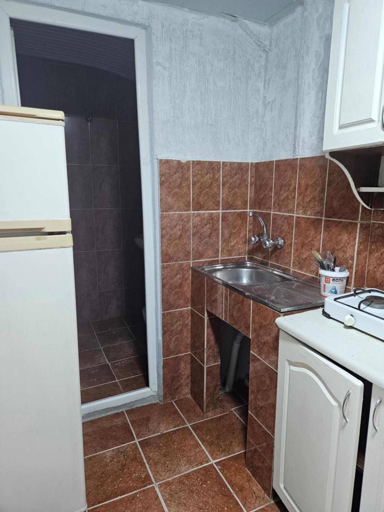 Guest House 2 Floor Μπατούμι Εξωτερικό φωτογραφία