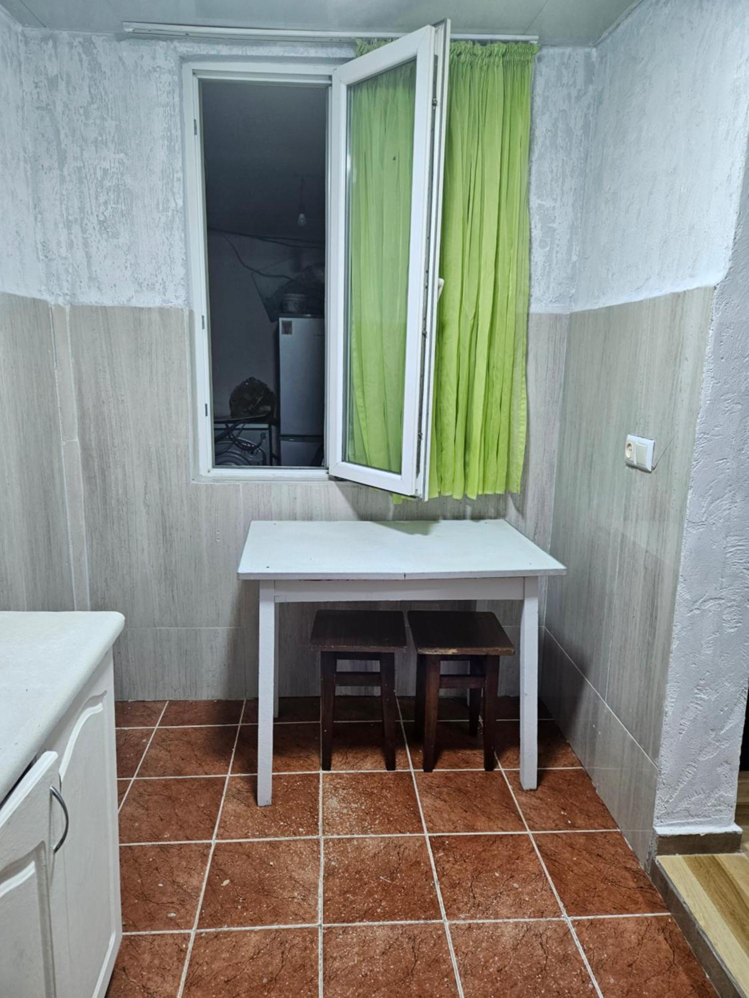 Guest House 2 Floor Μπατούμι Εξωτερικό φωτογραφία