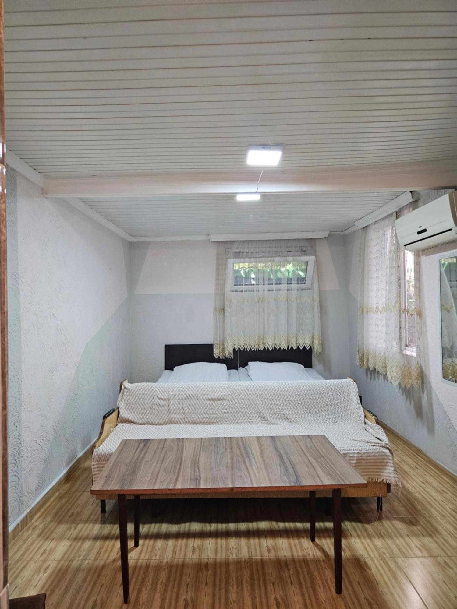 Guest House 2 Floor Μπατούμι Εξωτερικό φωτογραφία