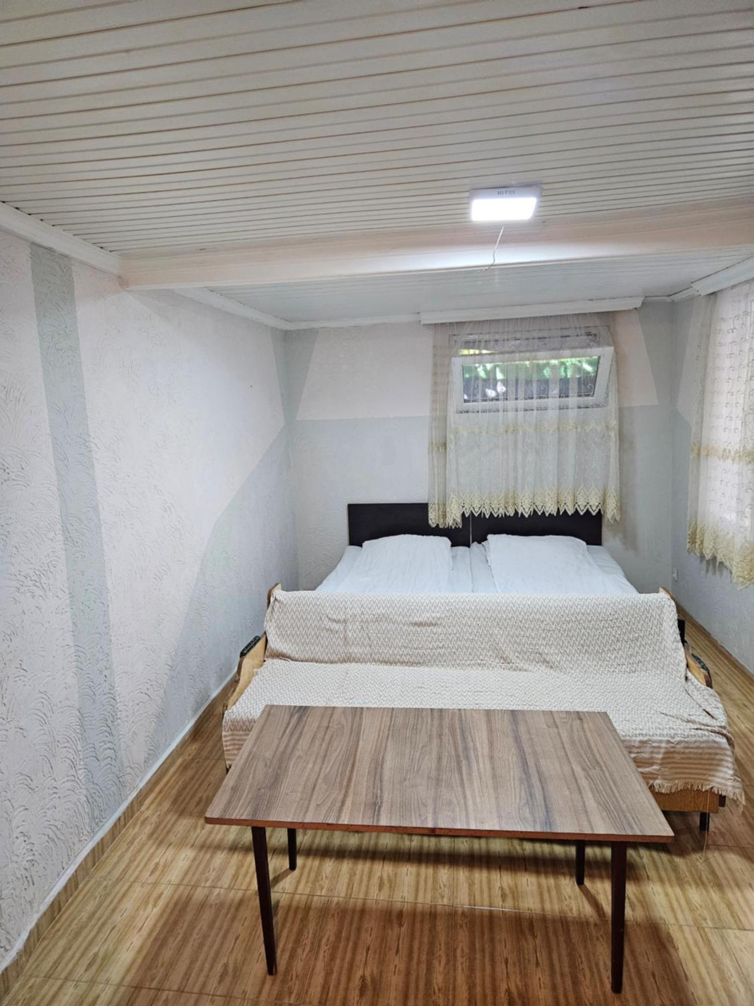 Guest House 2 Floor Μπατούμι Εξωτερικό φωτογραφία