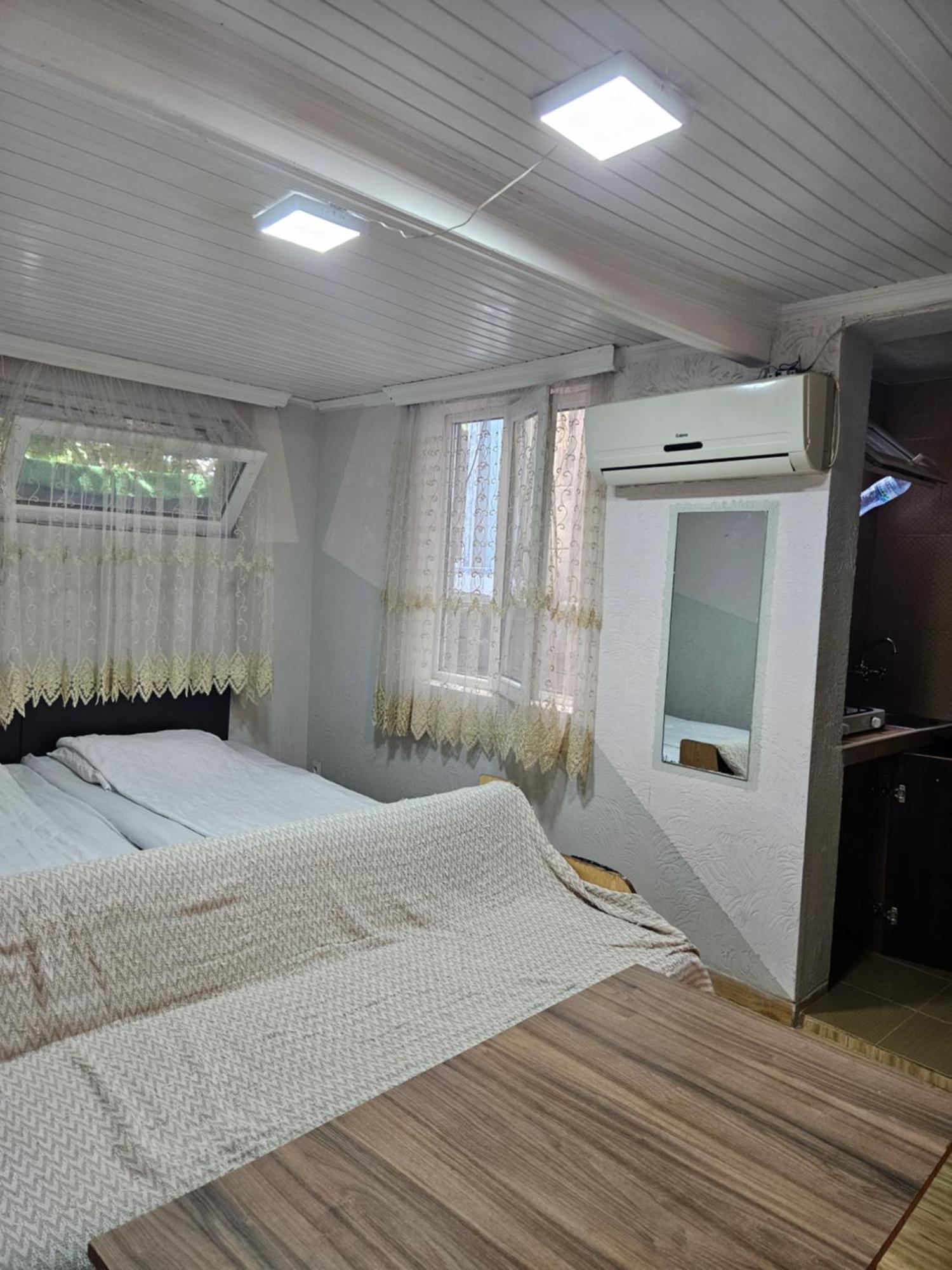 Guest House 2 Floor Μπατούμι Εξωτερικό φωτογραφία